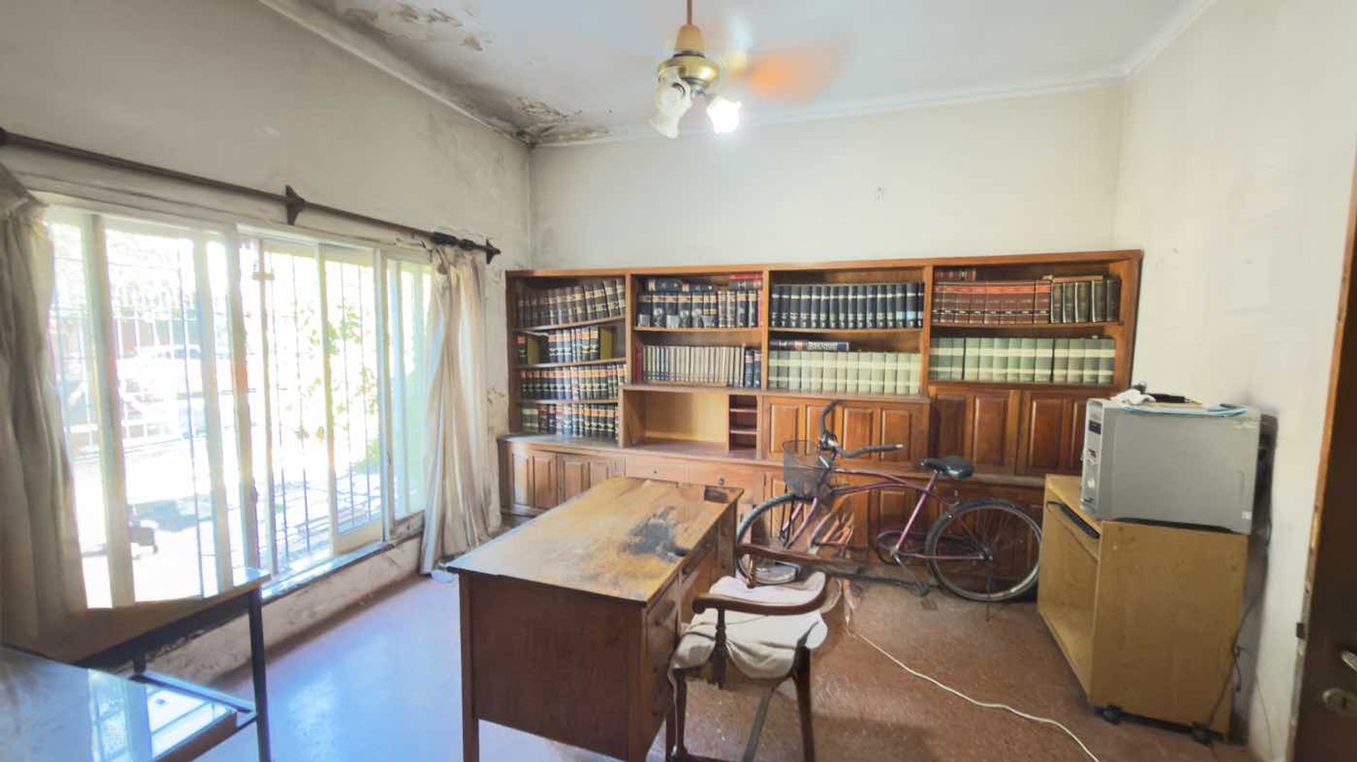 Venta casa a refaccionar en Martinez