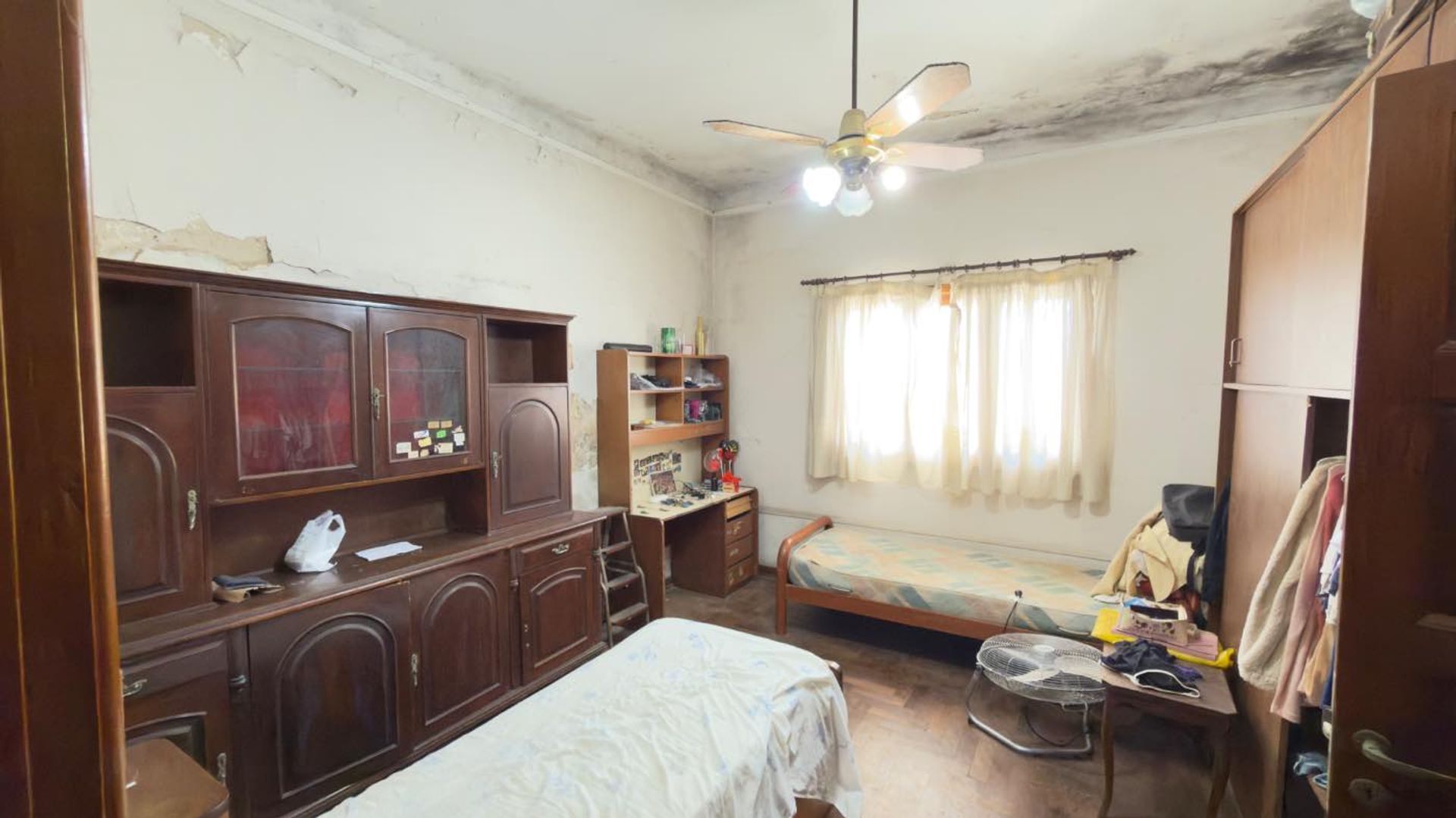 Venta casa a refaccionar en Martinez