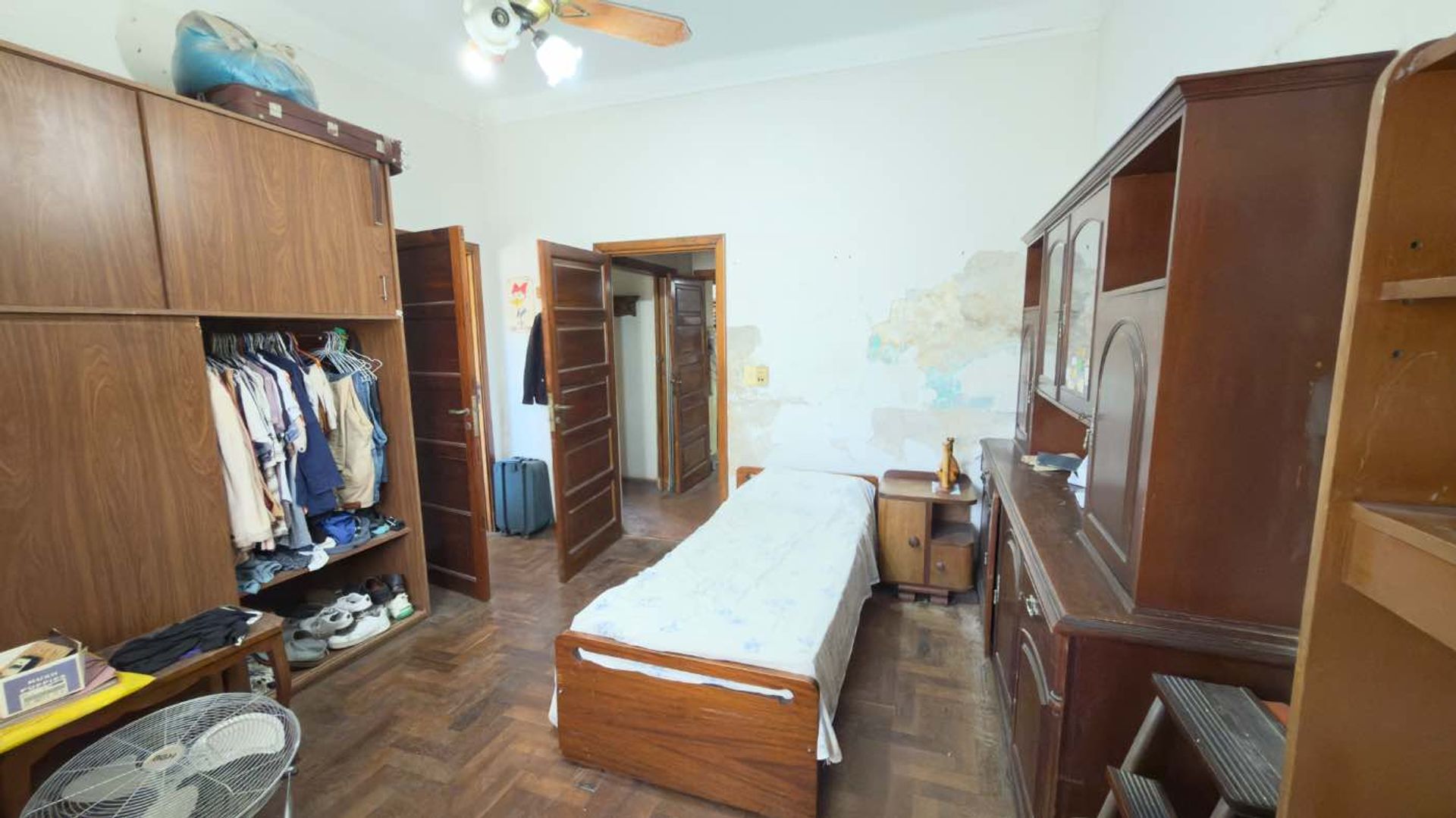 Venta casa a refaccionar en Martinez