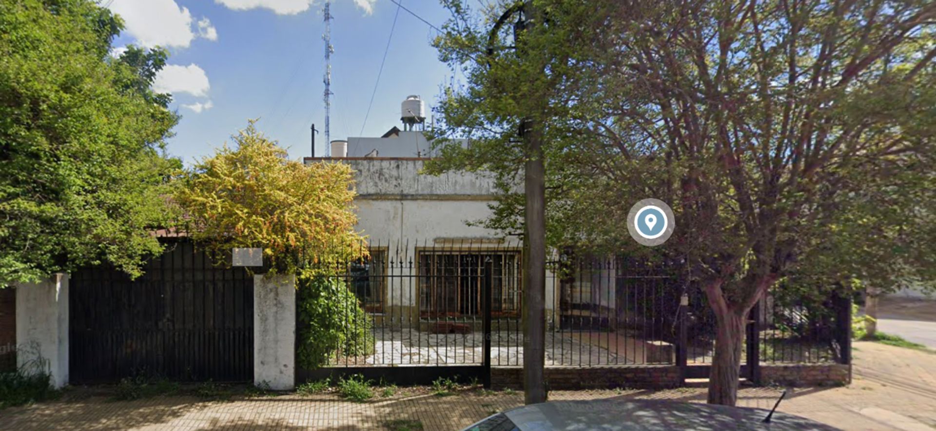 Venta casa a refaccionar en Martinez