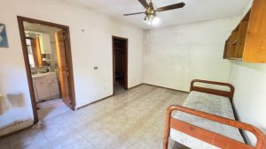 Venta casa a refaccionar en Martinez