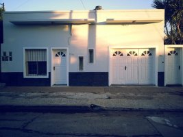 Venta Casa 3 Amb Con Pileta Y Cochera V. Adelina