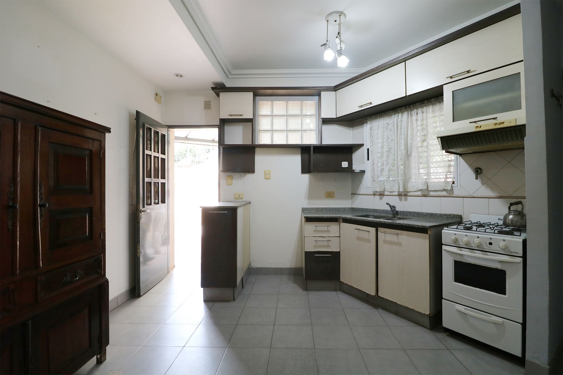 Venta Ph 2 Ambientes C/Escrit Y Patio Carapachay
