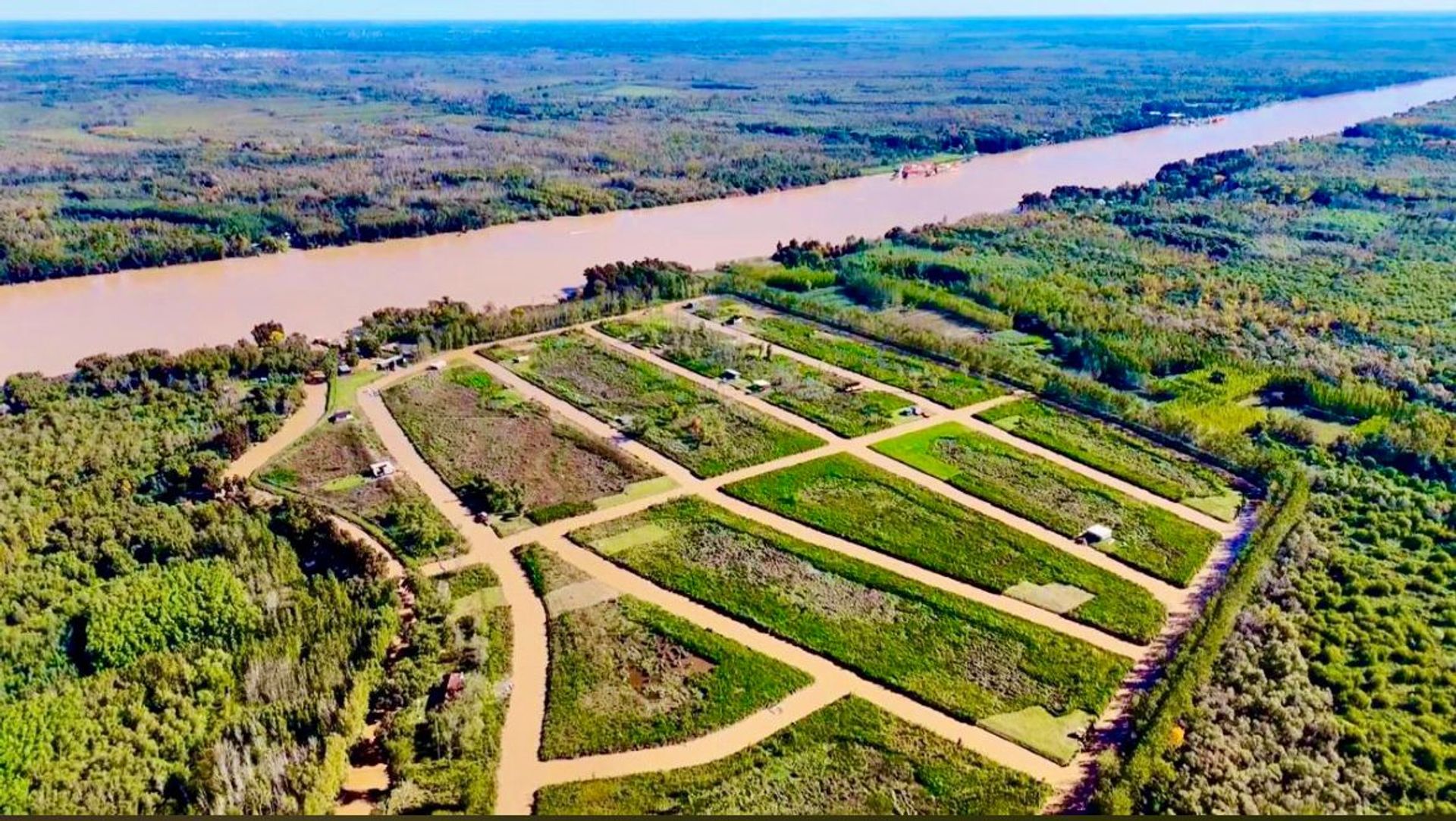 Lot in Nautico Albardon neighborhood facing Escobar
