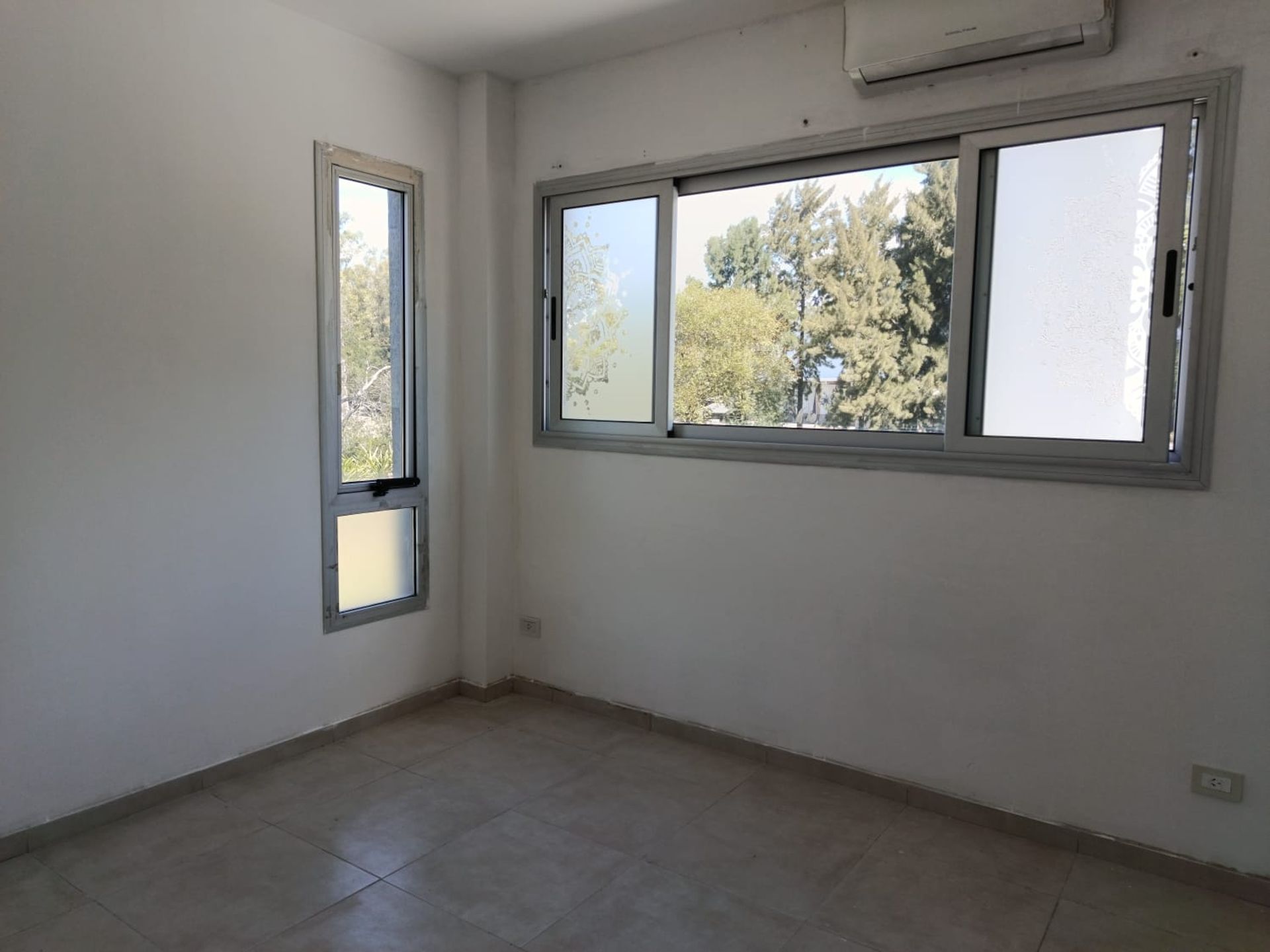 Casa 5 Amb. En Alquiler B° Alvear De Benavidez