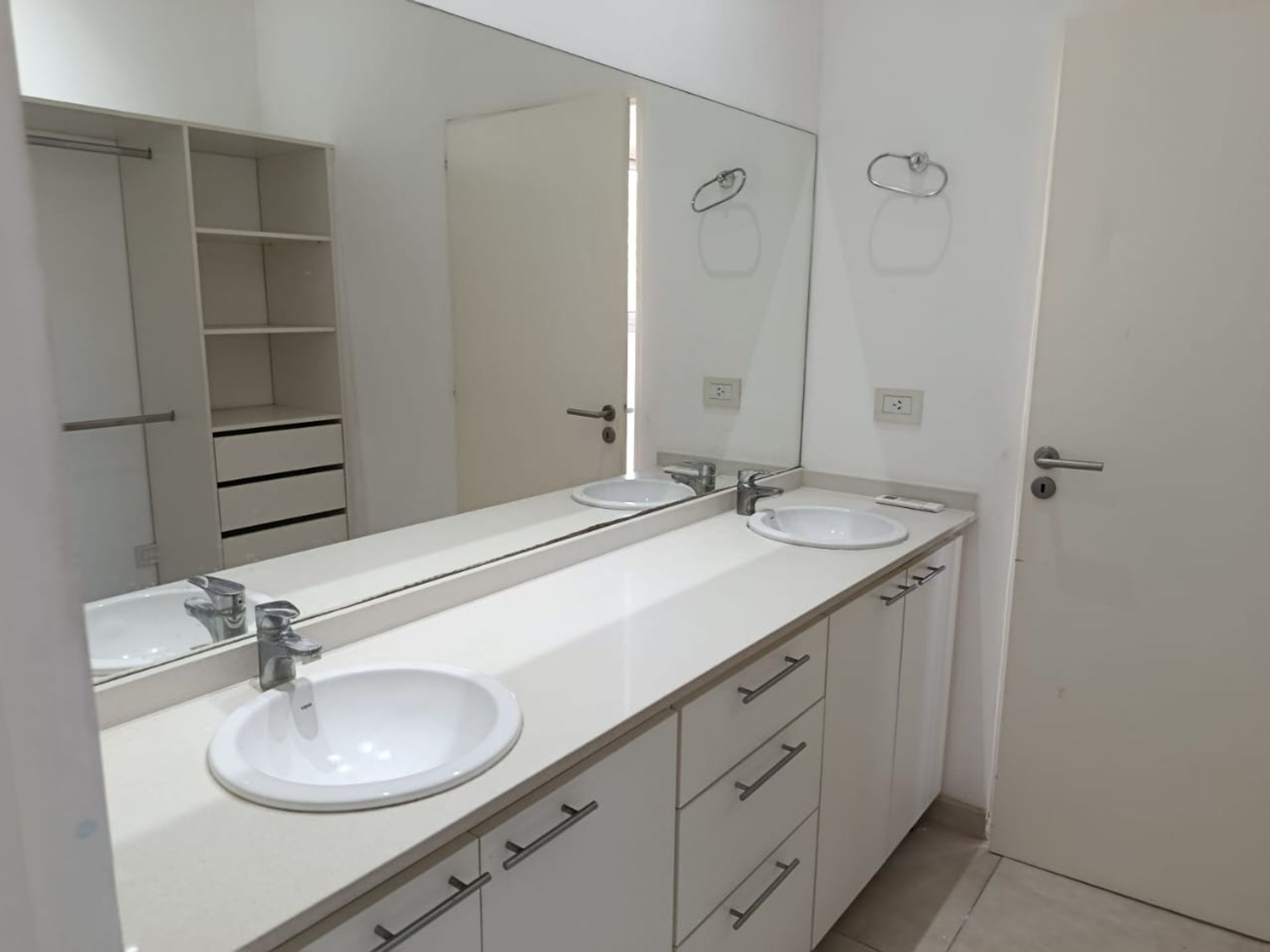 Casa 5 Amb. En Alquiler B° Alvear De Benavidez
