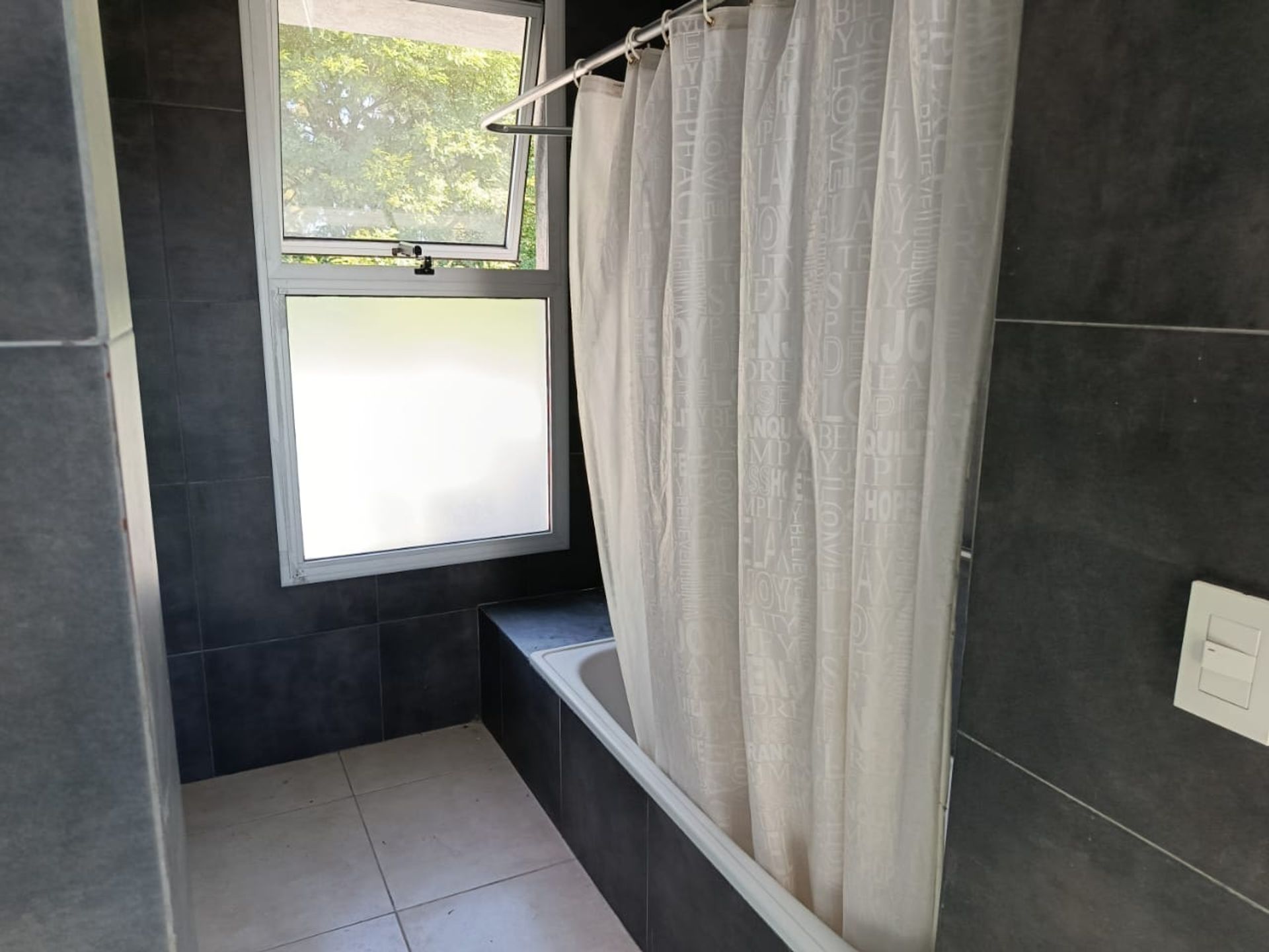 Casa 5 Amb. En Alquiler B° Alvear De Benavidez