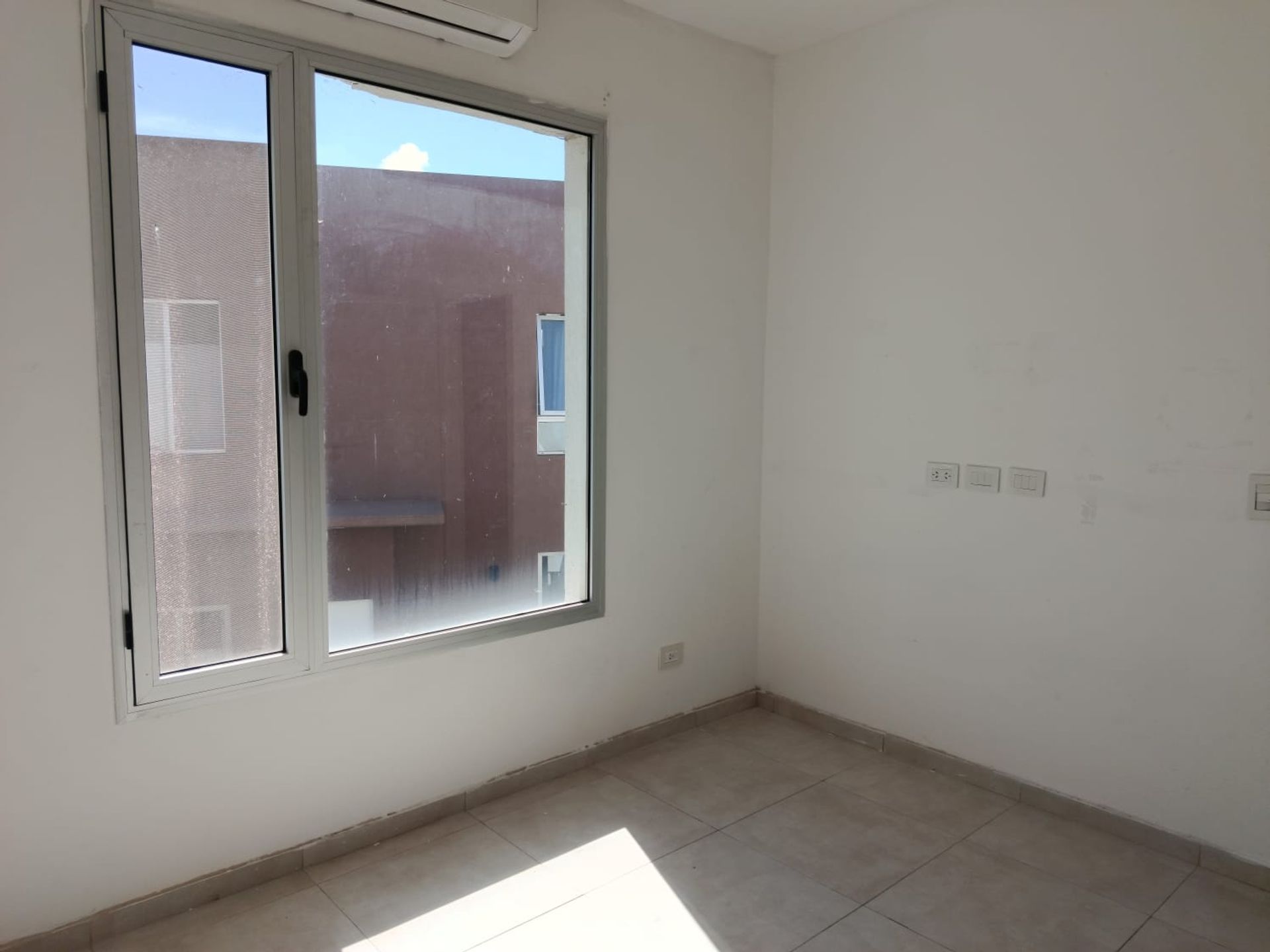 Casa 5 Amb. En Alquiler B° Alvear De Benavidez