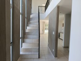 Casa 5 Amb. En Alquiler B° Alvear De Benavidez