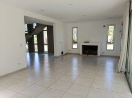 Casa 5 Amb. En Alquiler B° Alvear De Benavidez