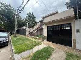 For Sale multi‑family house 4‑bedroom in Beccar