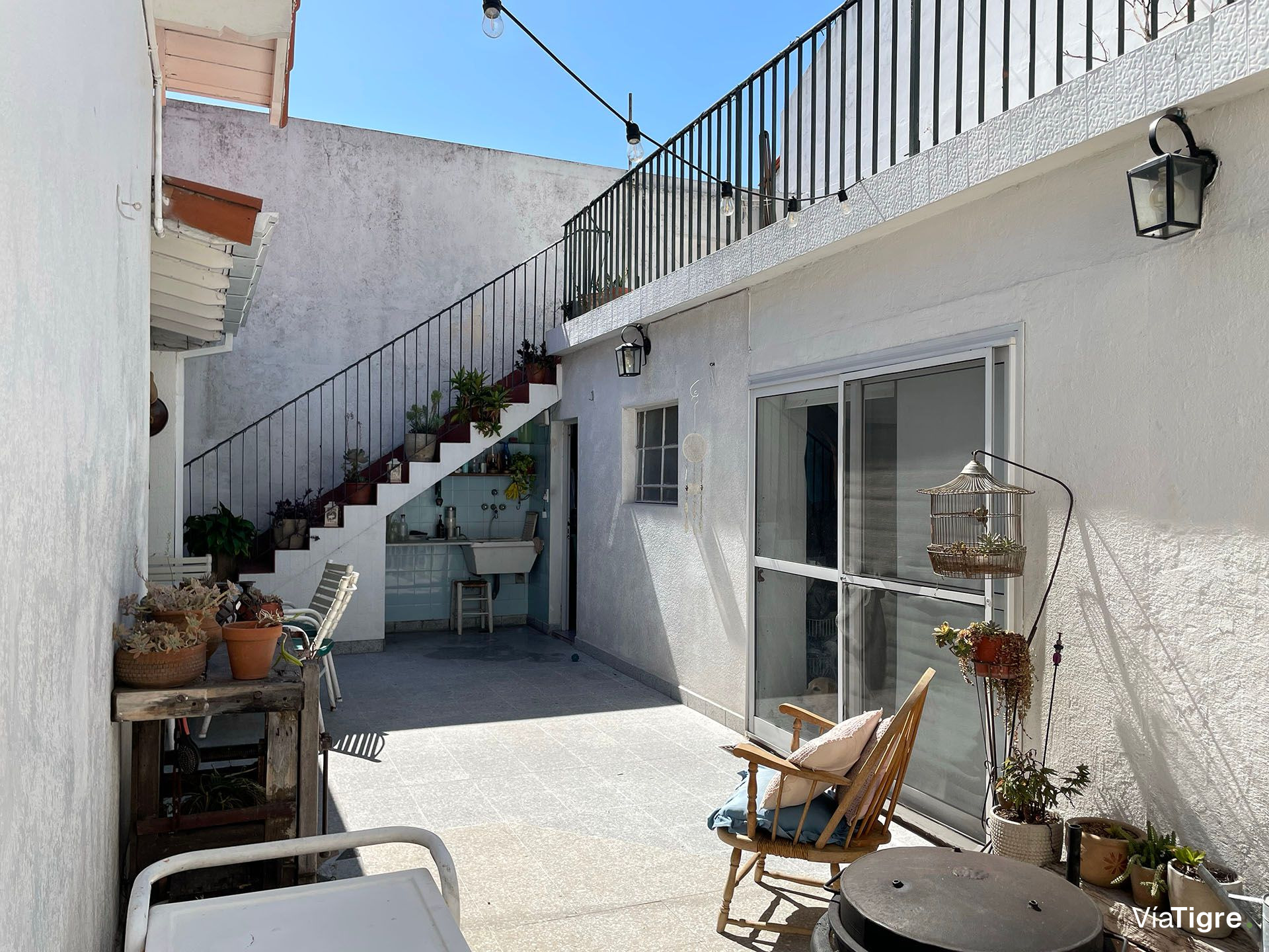 Casa 3 dormitorios c/ patio y terraza - Olivos