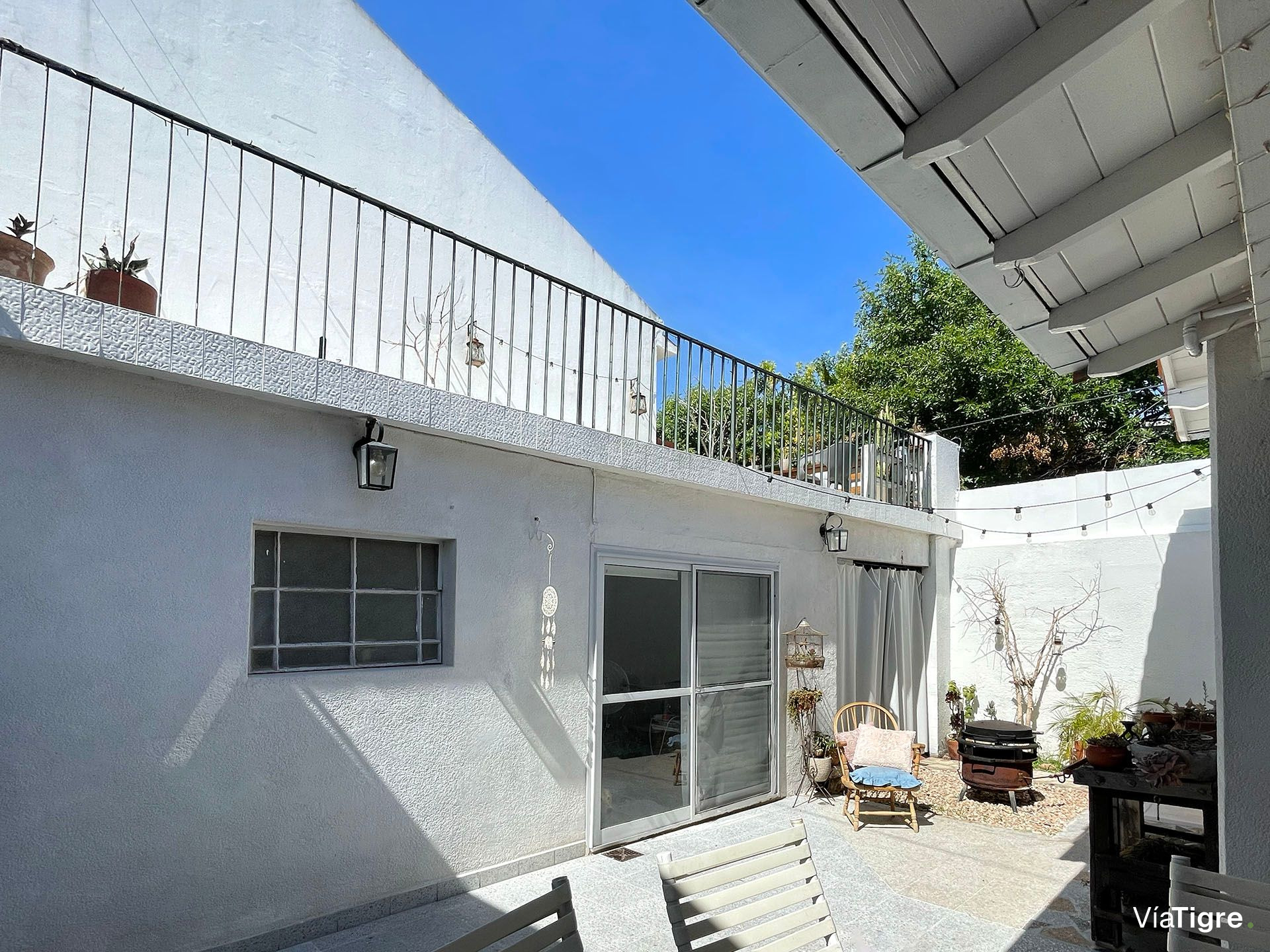 Casa 3 dormitorios c/ patio y terraza - Olivos