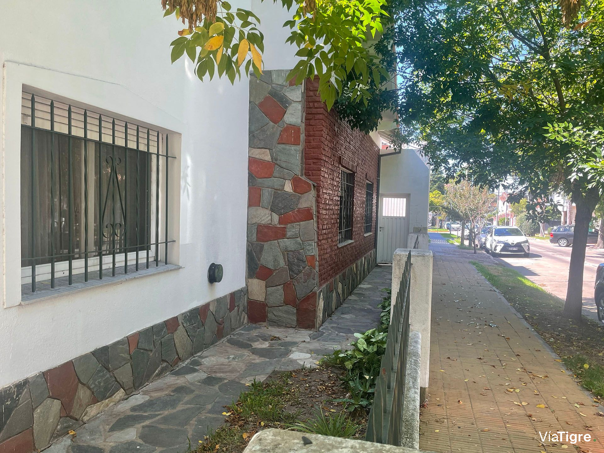 Casa 3 dormitorios c/ patio y terraza - Olivos