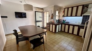 House For Sale 5-bedroom Pool Vicente Lopez New Price