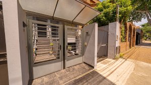 Sale Duplex House of Category in Olivos