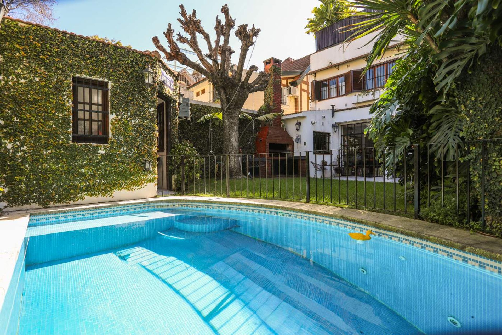 Venta Casa De Revista Olivos Totalmente Equipada