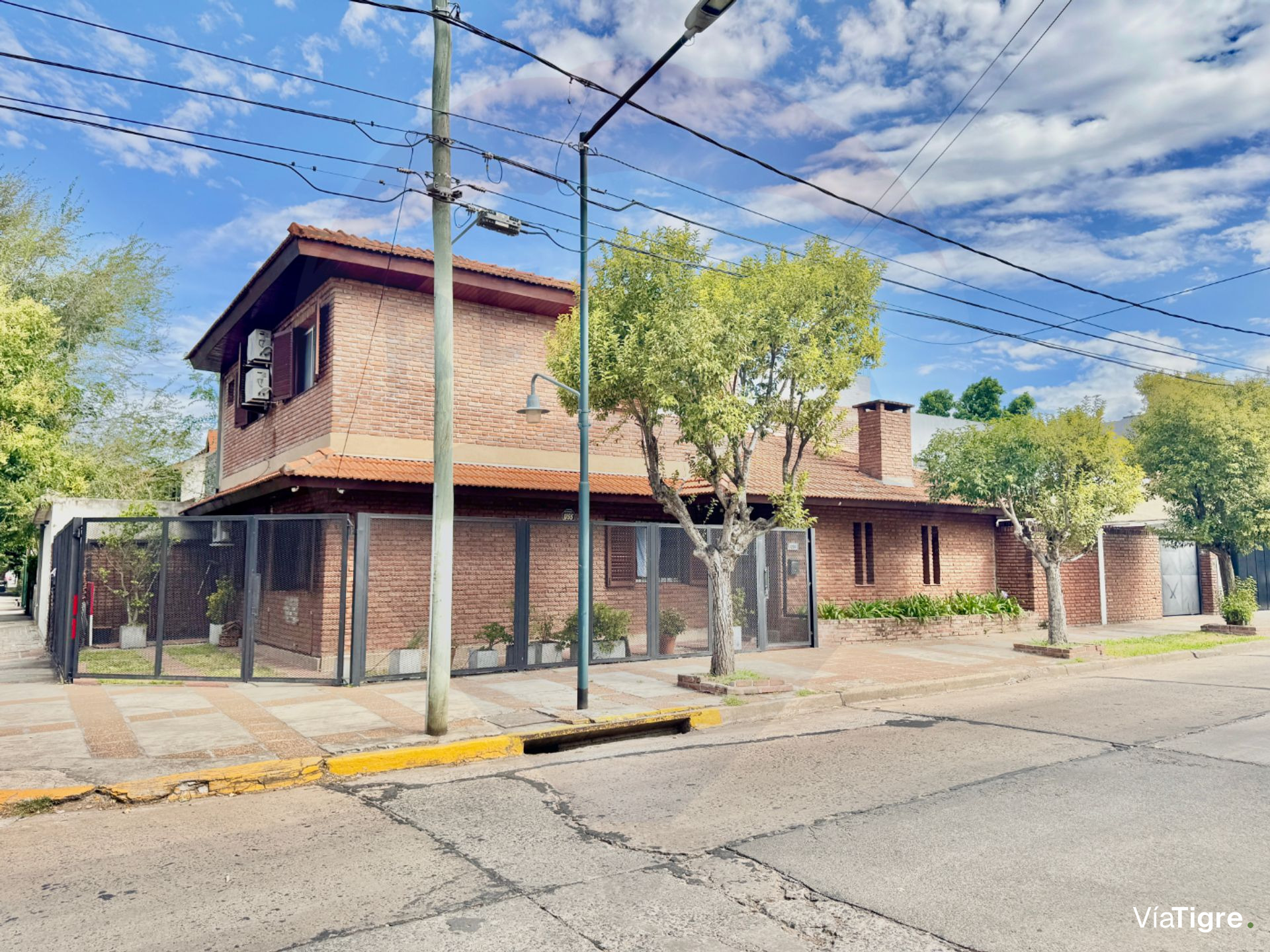 casa 6 ambientes con jardin y pileta martinez