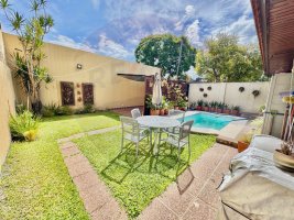 4‑bedroom house with garden and pool Martinez
