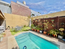 4‑bedroom house with garden and pool Martinez