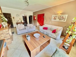 4‑bedroom house with garden and pool Martinez