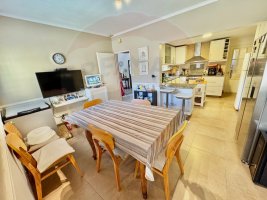 4‑bedroom house with garden and pool Martinez