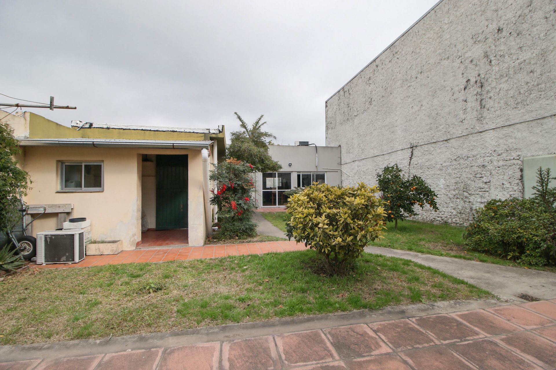 Venta lote 2 casas de 4 amb + quincho y cochera