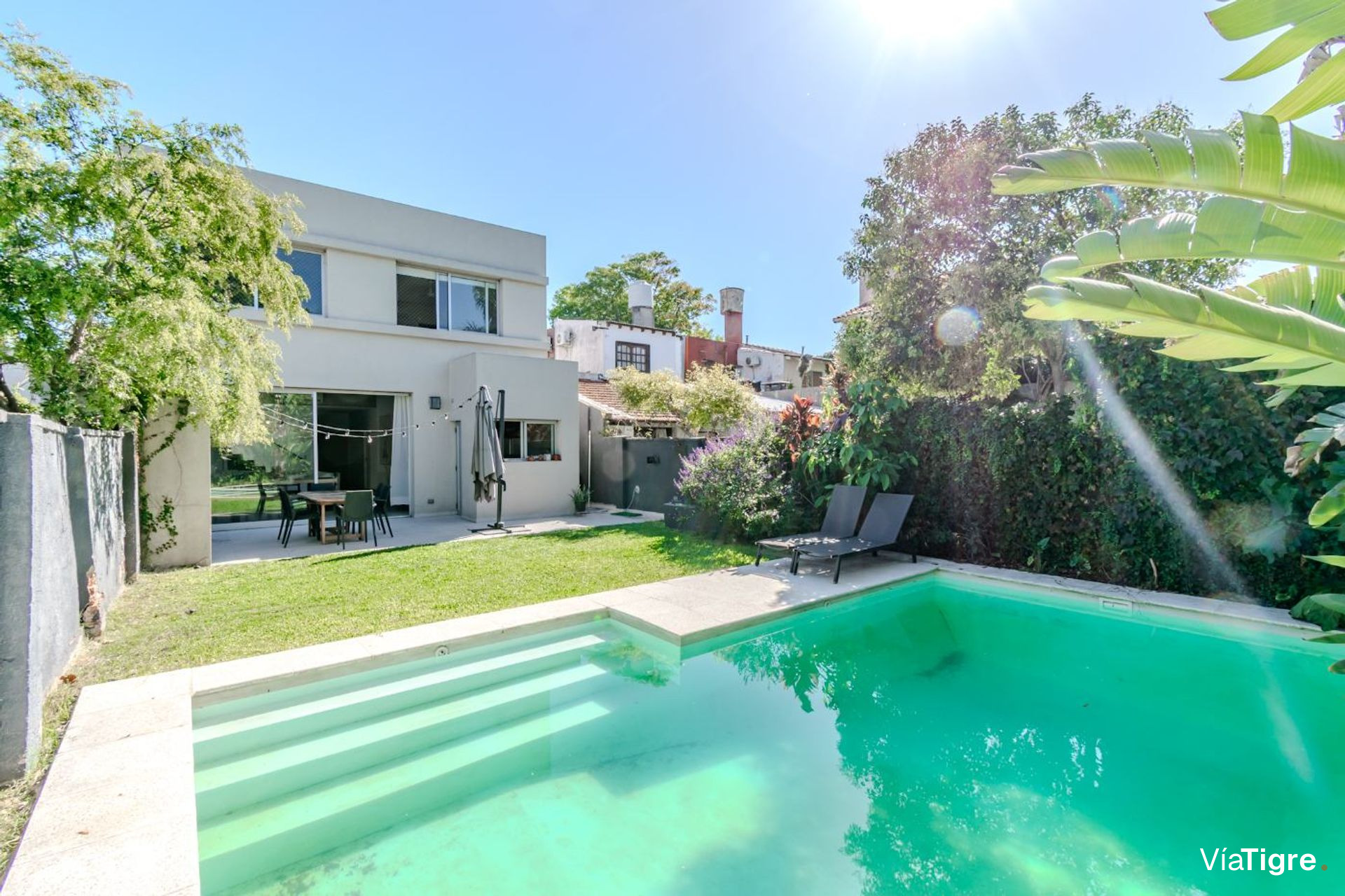 Casa en venta 5 ambientes jardin y pileta