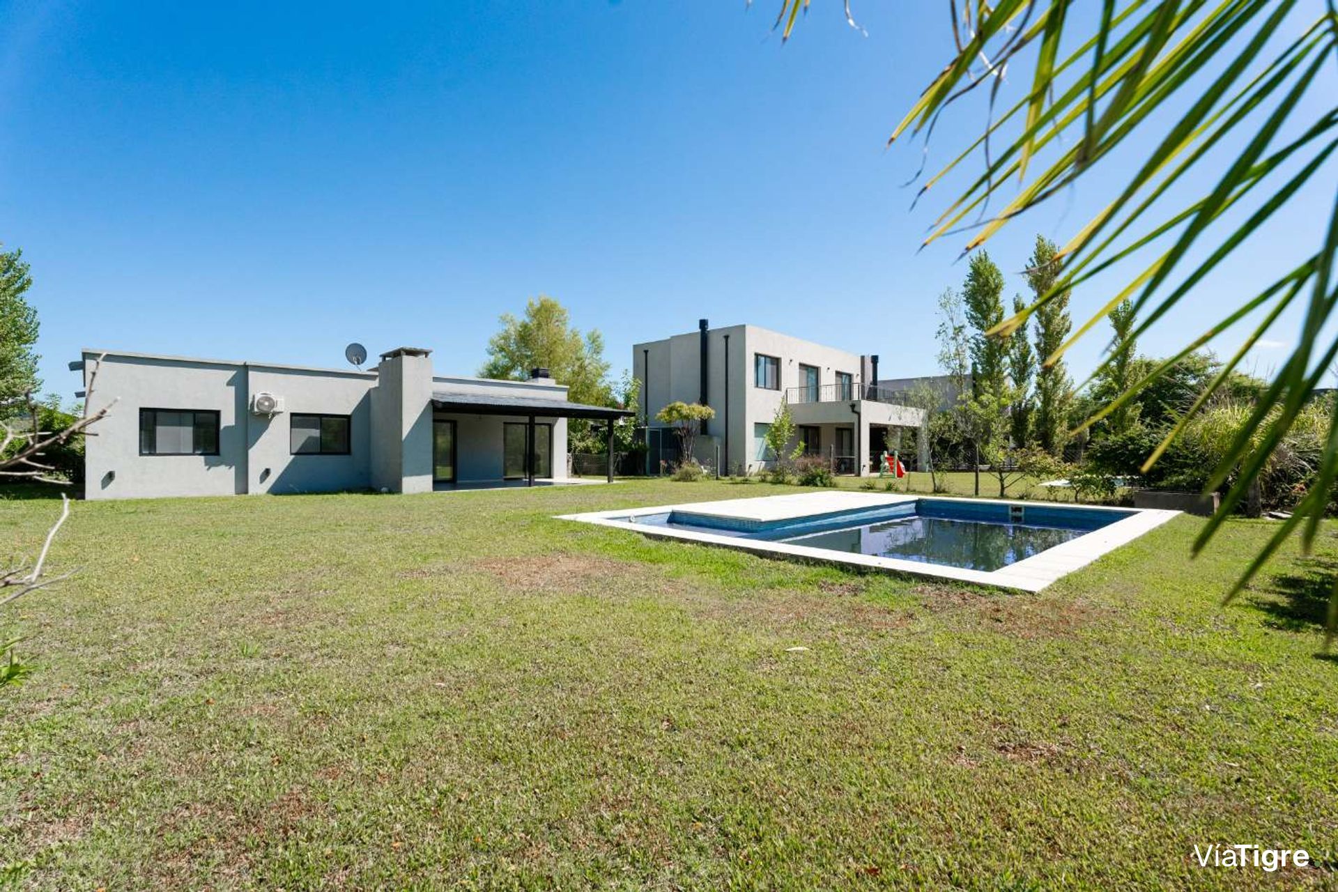 For Sale house with pool Barrio San Gabriel, Villanueva