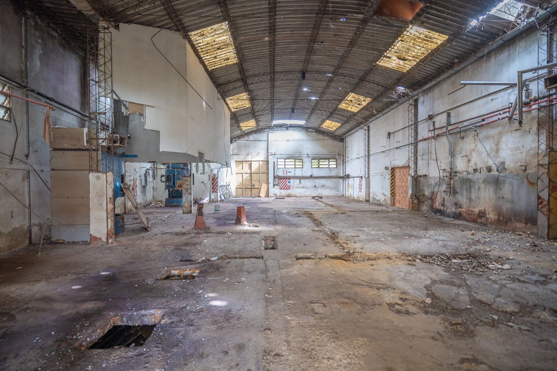 Venta Galpón/ Deposito 2700M2 En Boulogne Inversor