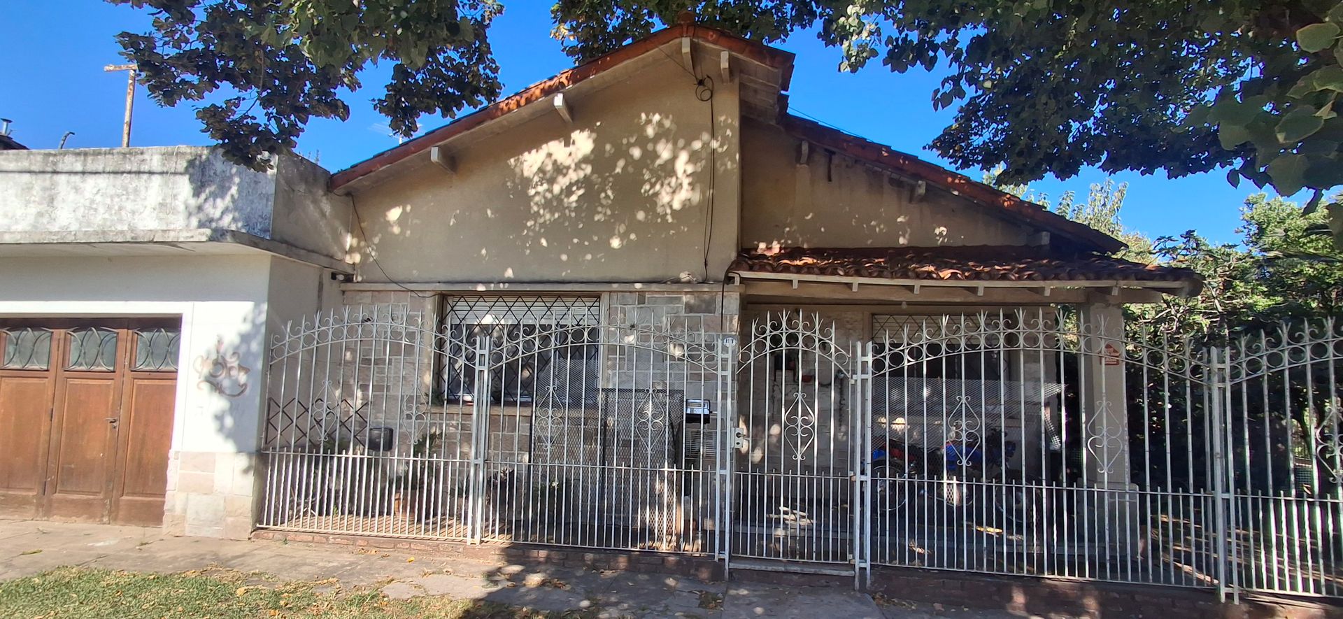 Venta Casa Tres Ambientes En Don Torcuato Garage