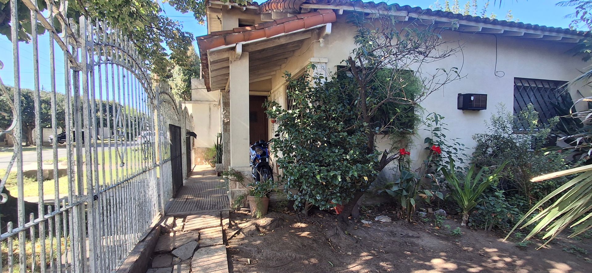 Venta Casa Tres Ambientes En Don Torcuato Garage