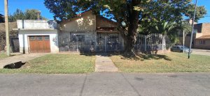 For Sale House 2-bedroom In Don Torcuato Garage