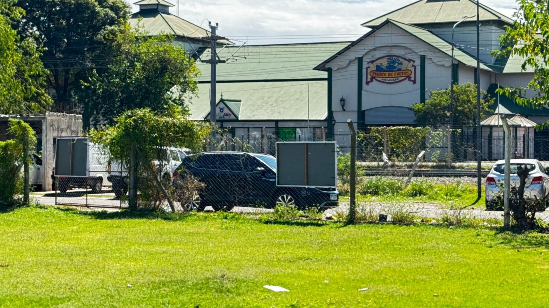 Venta De Triple Frente En Tigre - Puerto De Frutos