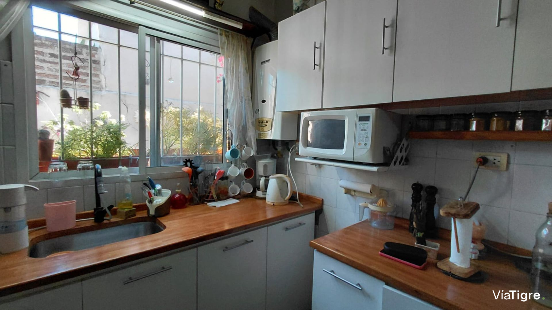 Casa en Venta con parque y cochera Villa Adelina