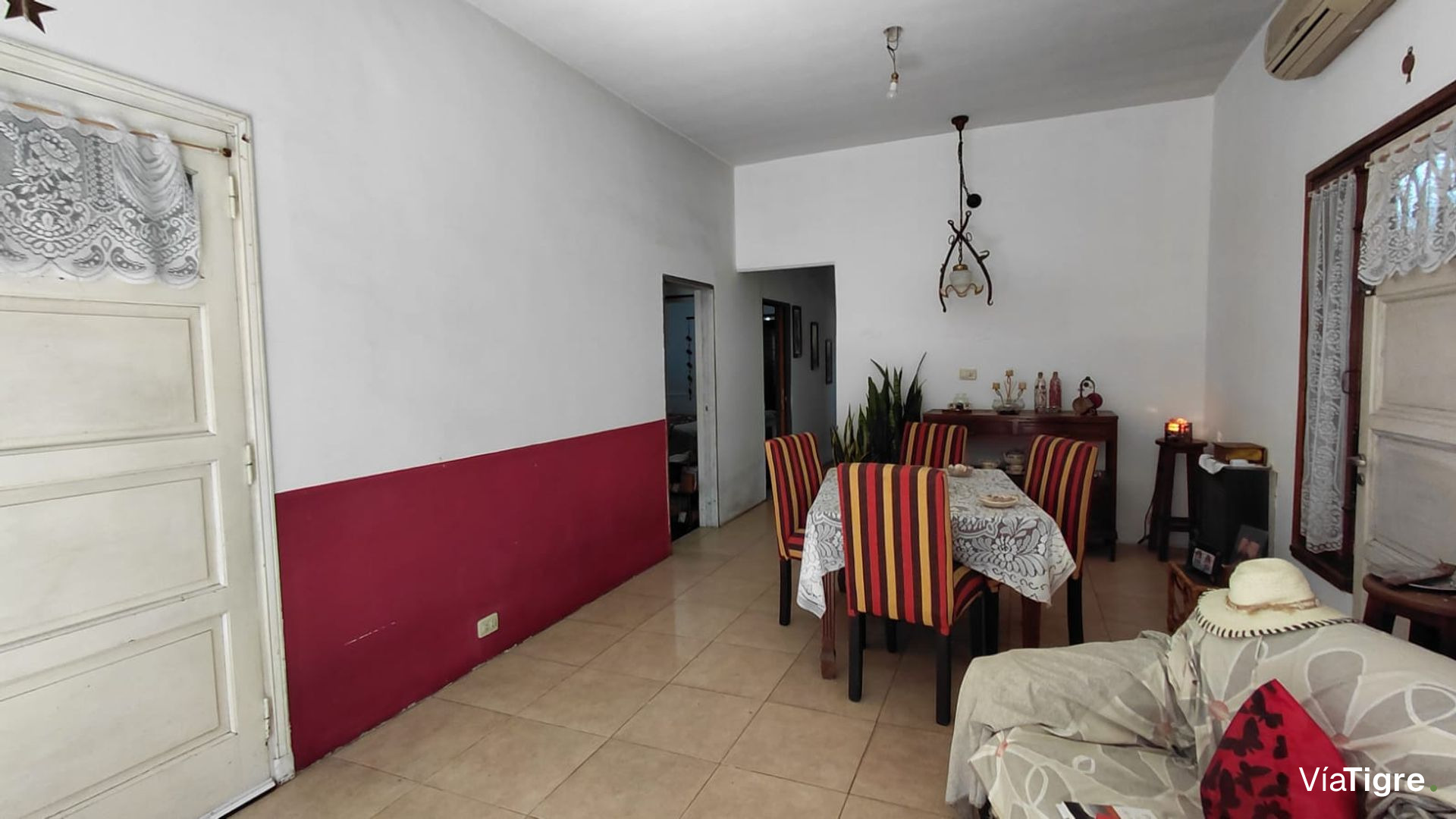 Casa en Venta con parque y cochera Villa Adelina