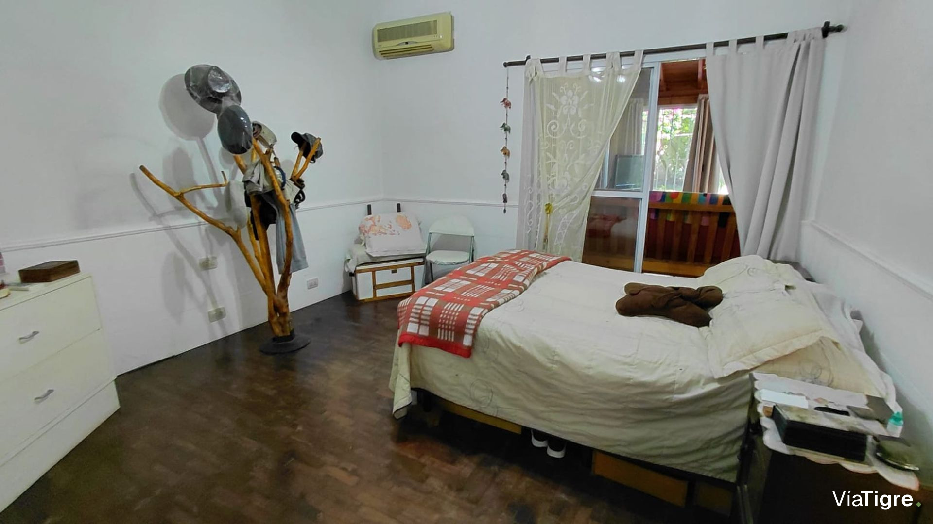 Casa en Venta con parque y cochera Villa Adelina