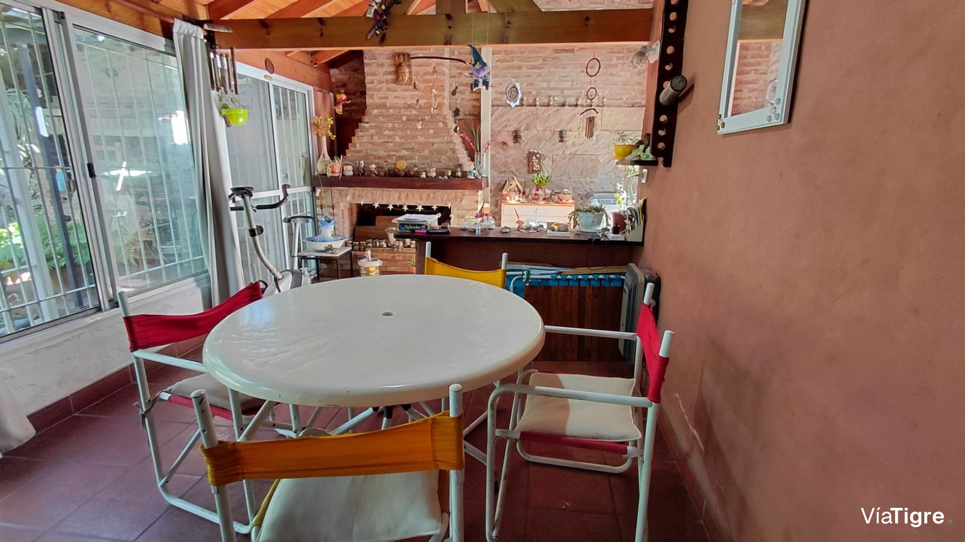 Casa en Venta con parque y cochera Villa Adelina