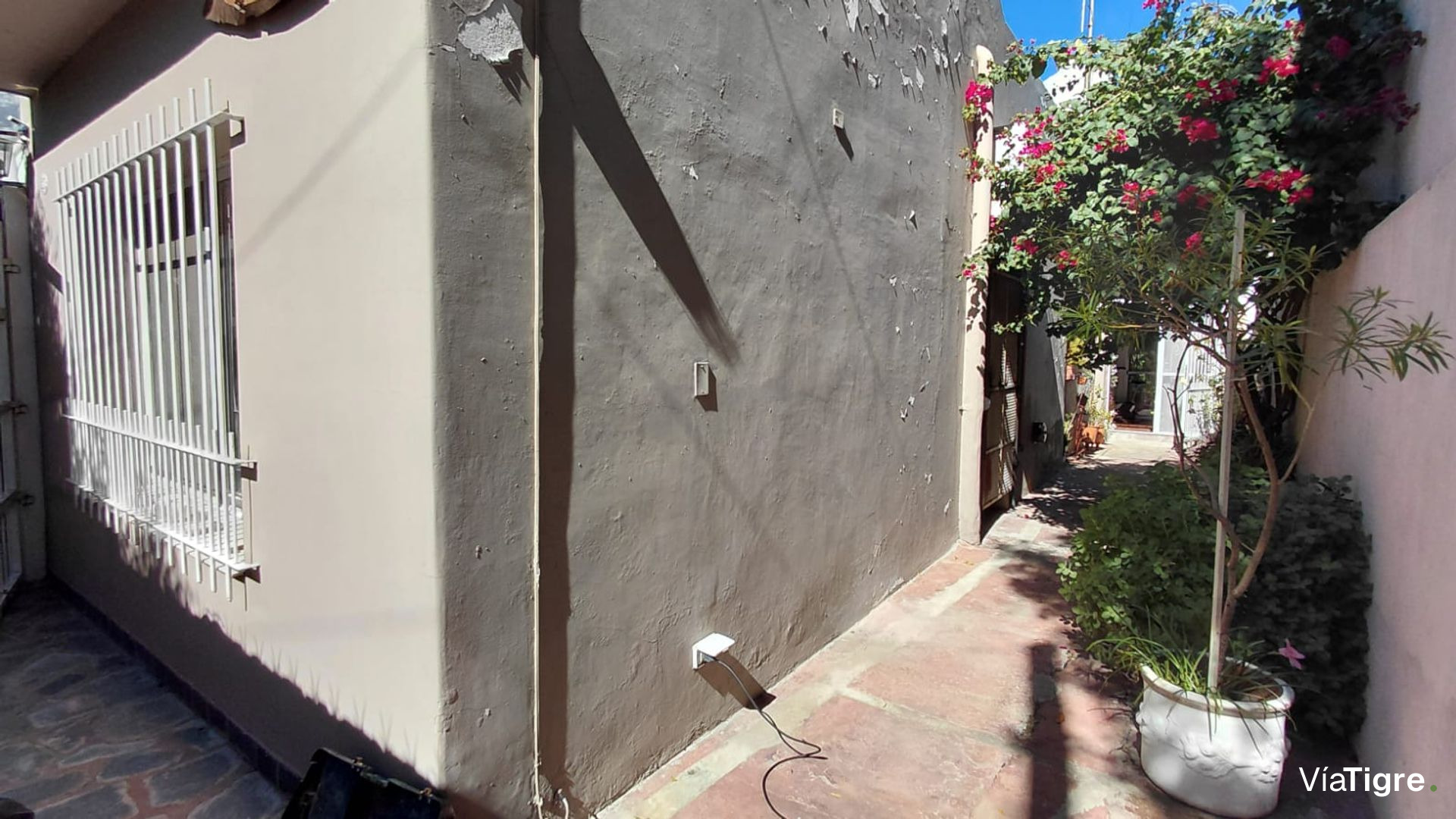 Casa en Venta con parque y cochera Villa Adelina