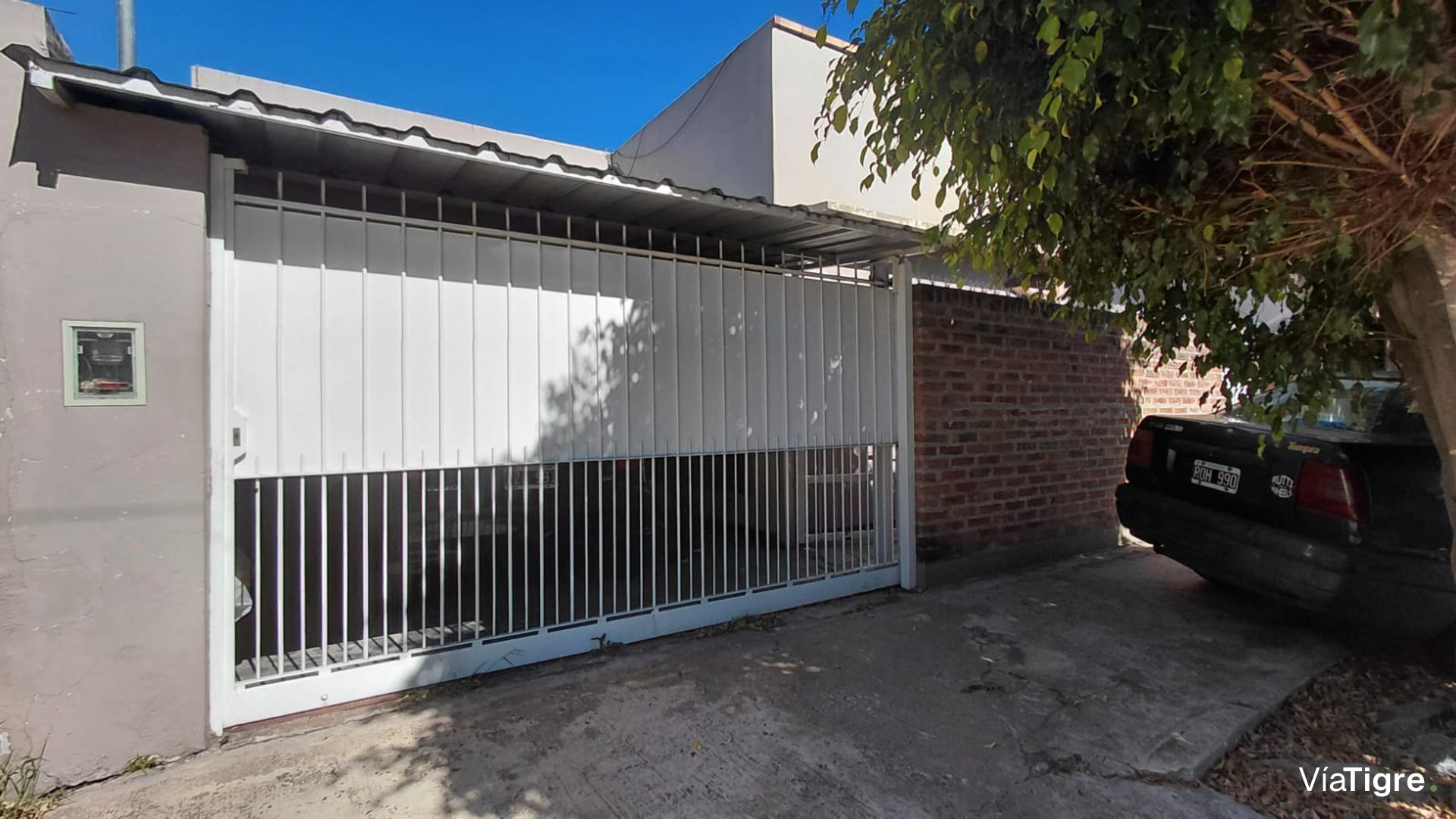 Casa en Venta con parque y cochera Villa Adelina