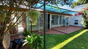 House For Sale with Park and Garage Villa Adelina