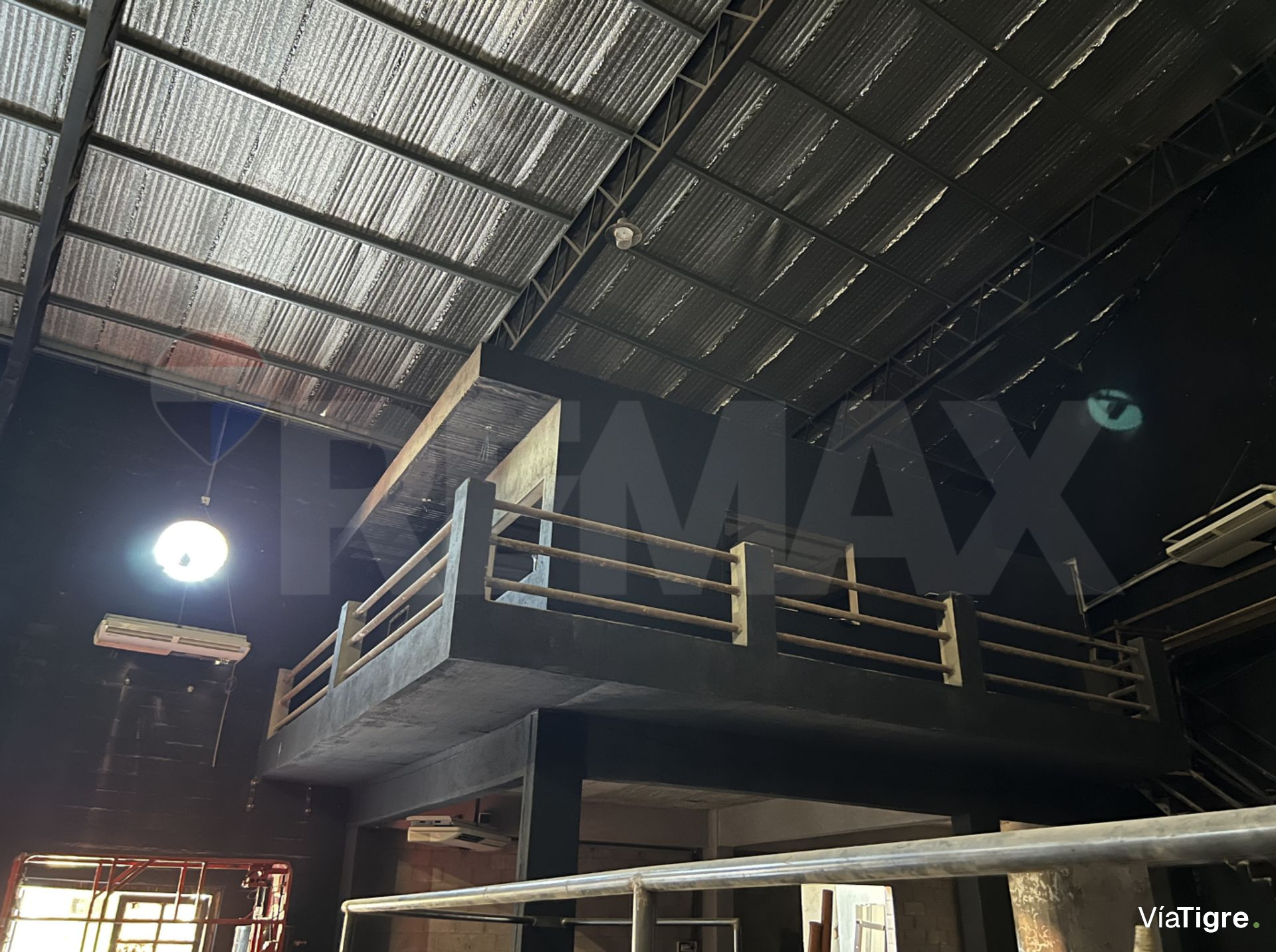 Alquiler Deposito / Local Comercial - Don Torcuato