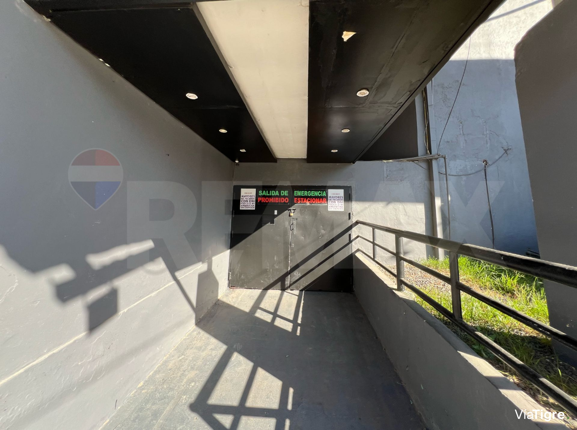 Venta Deposito / Local Comercial - Don Torcuato