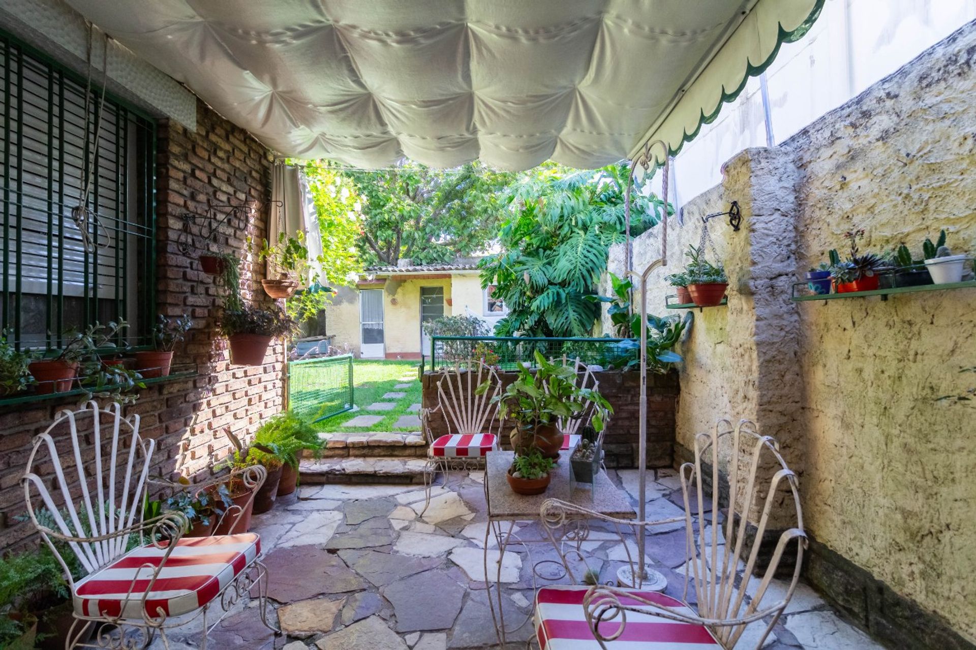 Casa 4 amb Vicente López en PB con amplio jardín