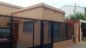VENTA CASA MUNRO - PILETA/ GALERIA y PARQUE