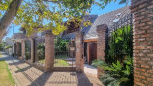 Sale House 4‑bedroom Pool Garden Don Torcuato