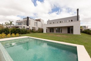 Casa en VENTA BARRIO VIRAZON. NORDELTA