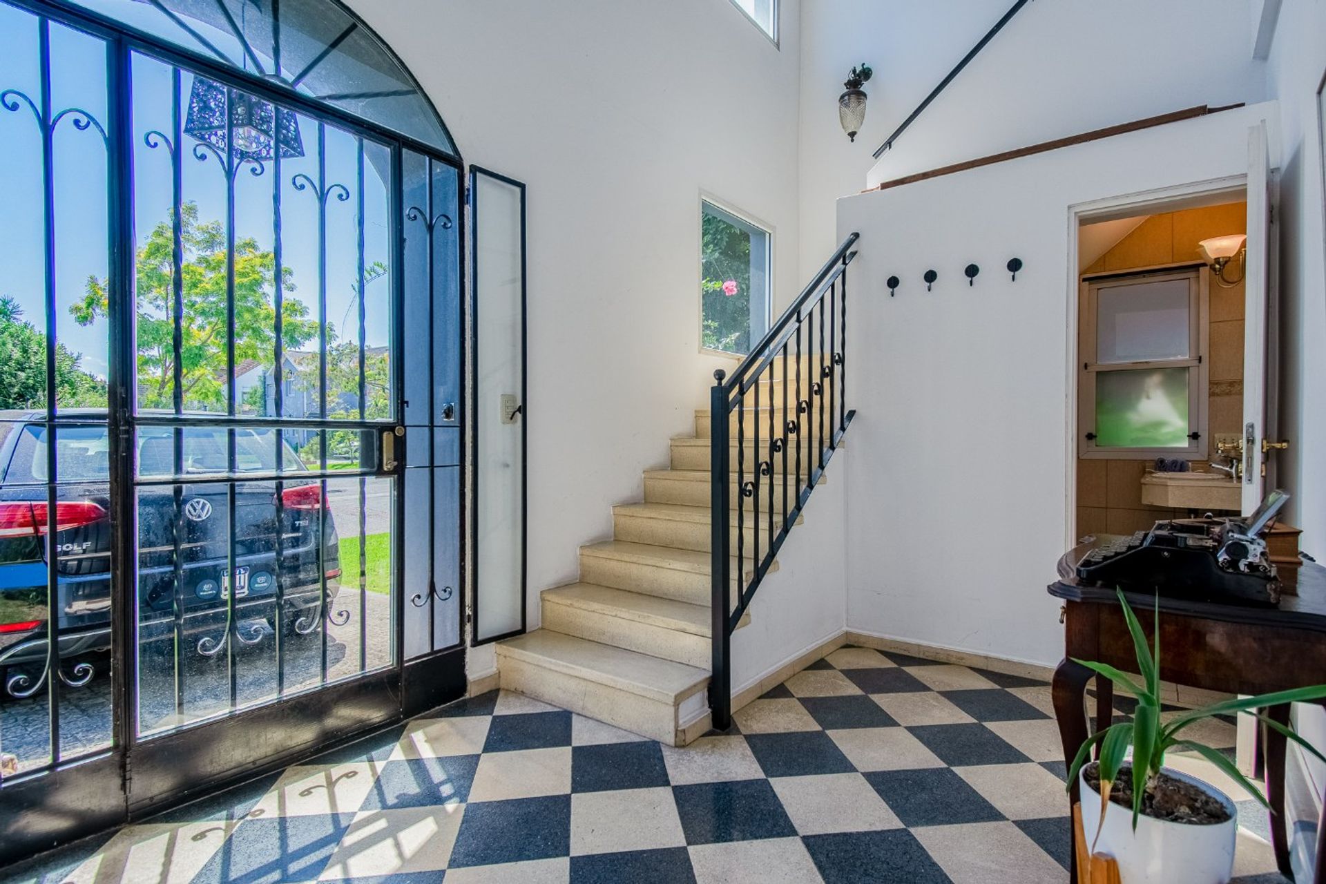 Venta Casa 5 Amb Suite Pb Barrio Tres Horquetas