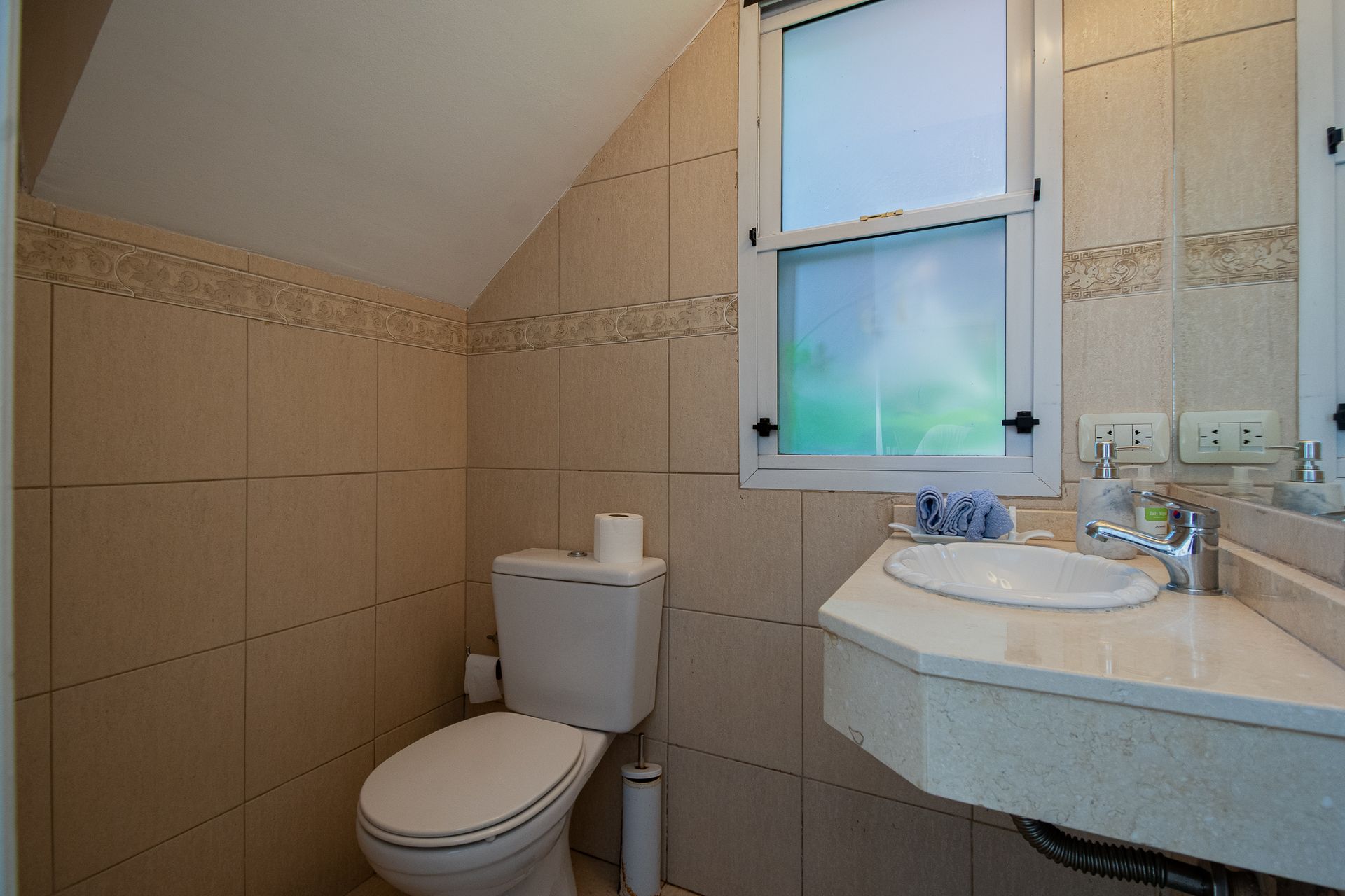 Venta Casa 5 Amb Suite Pb Barrio Tres Horquetas