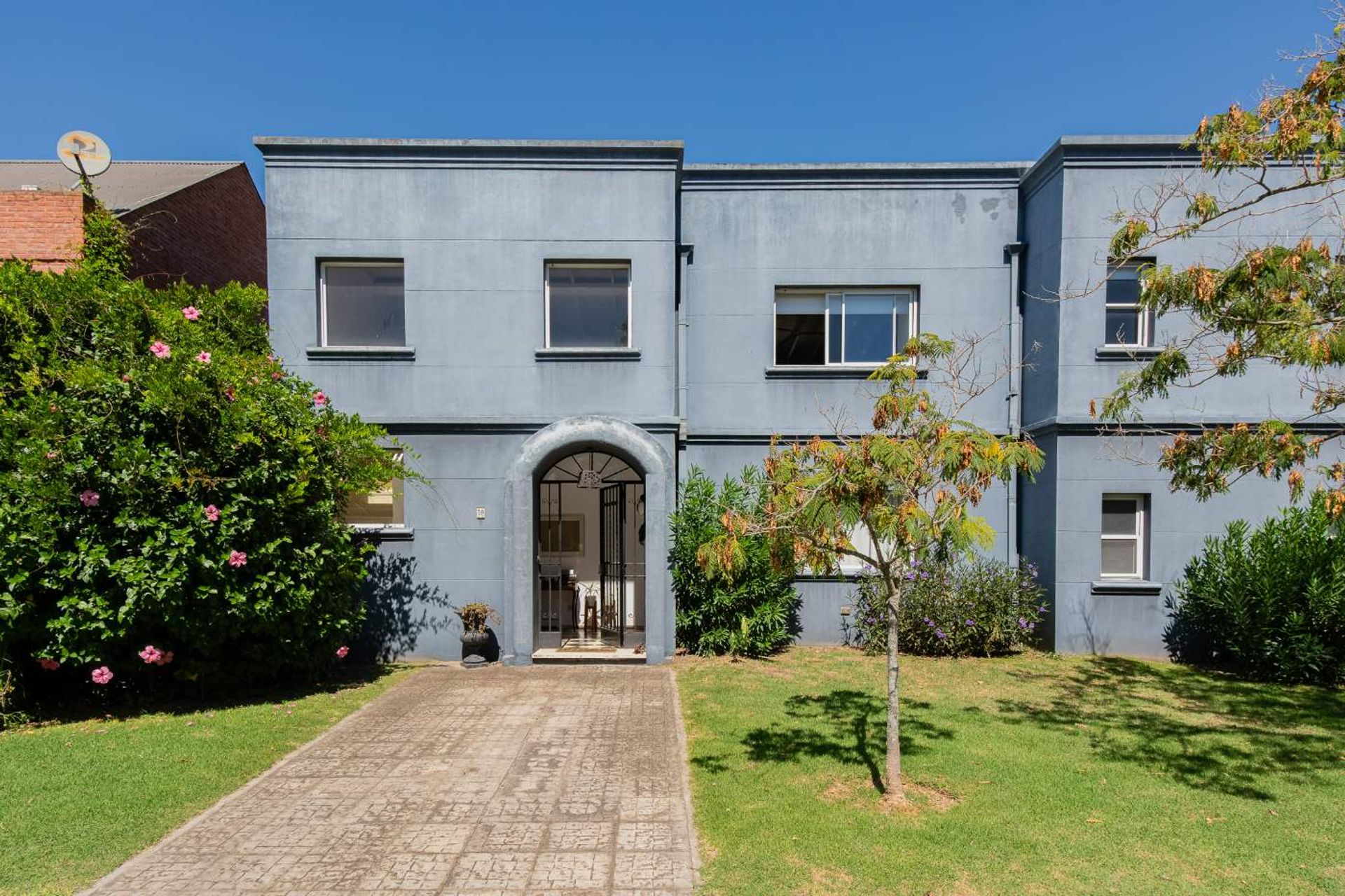 Venta Casa 5 Amb Suite Pb Barrio Tres Horquetas